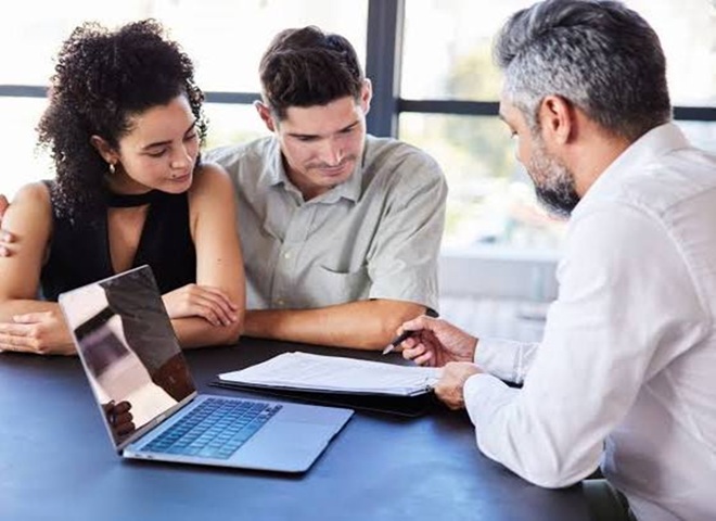 Fixed-Rate vs. Variable-Rate HELOC: Which Is Better?